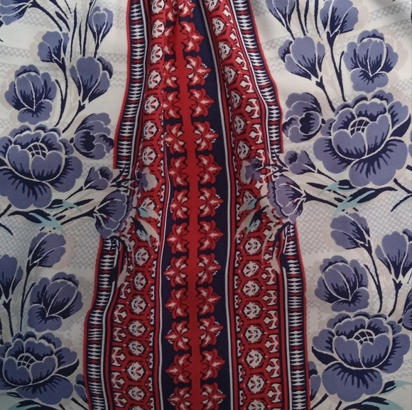 Altar'd State Boho Crochet Detail Style Top Beachy Floral Size Small - Picture 5 of 6